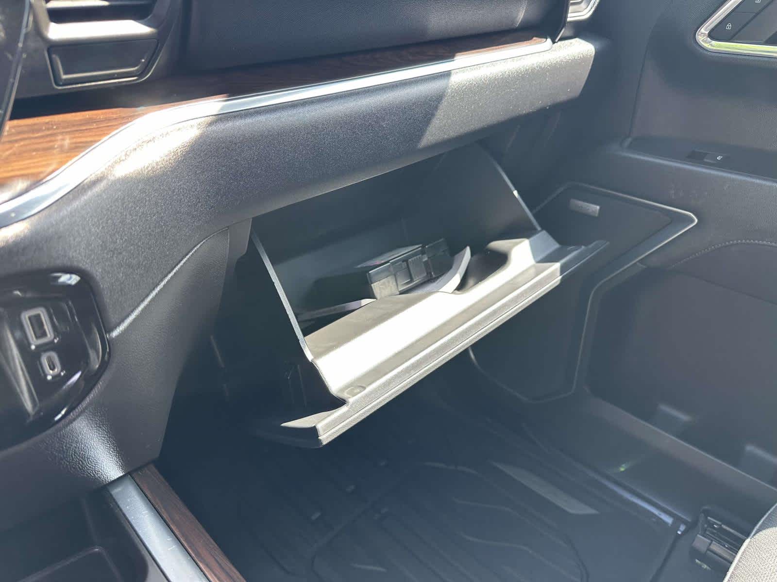 2023 GMC Sierra 1500 SLT - Photo 23