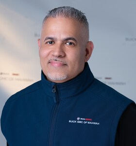 Staff member Robert Radinson from ID_02d1f6128dd8