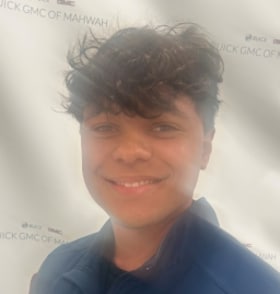 Staff member Elias Martinez from ID_02d1f6128dd8