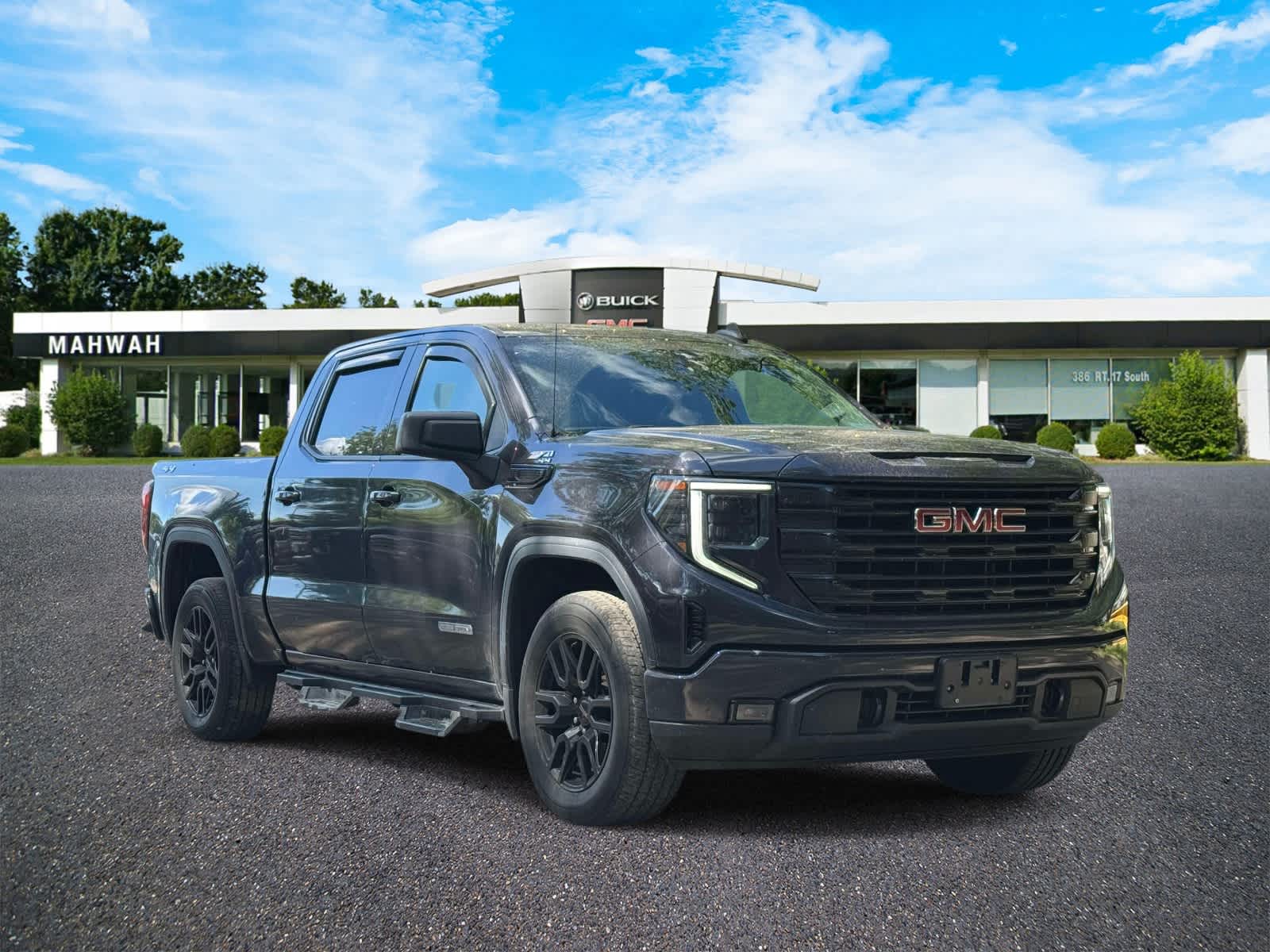2022 GMC Sierra 4WD Crew Cab Short Box Elevation's photo
