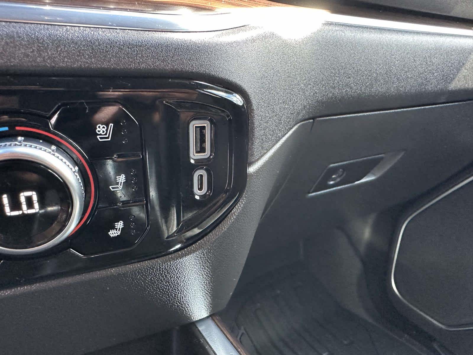 2023 GMC Sierra 1500 SLT - Photo 25