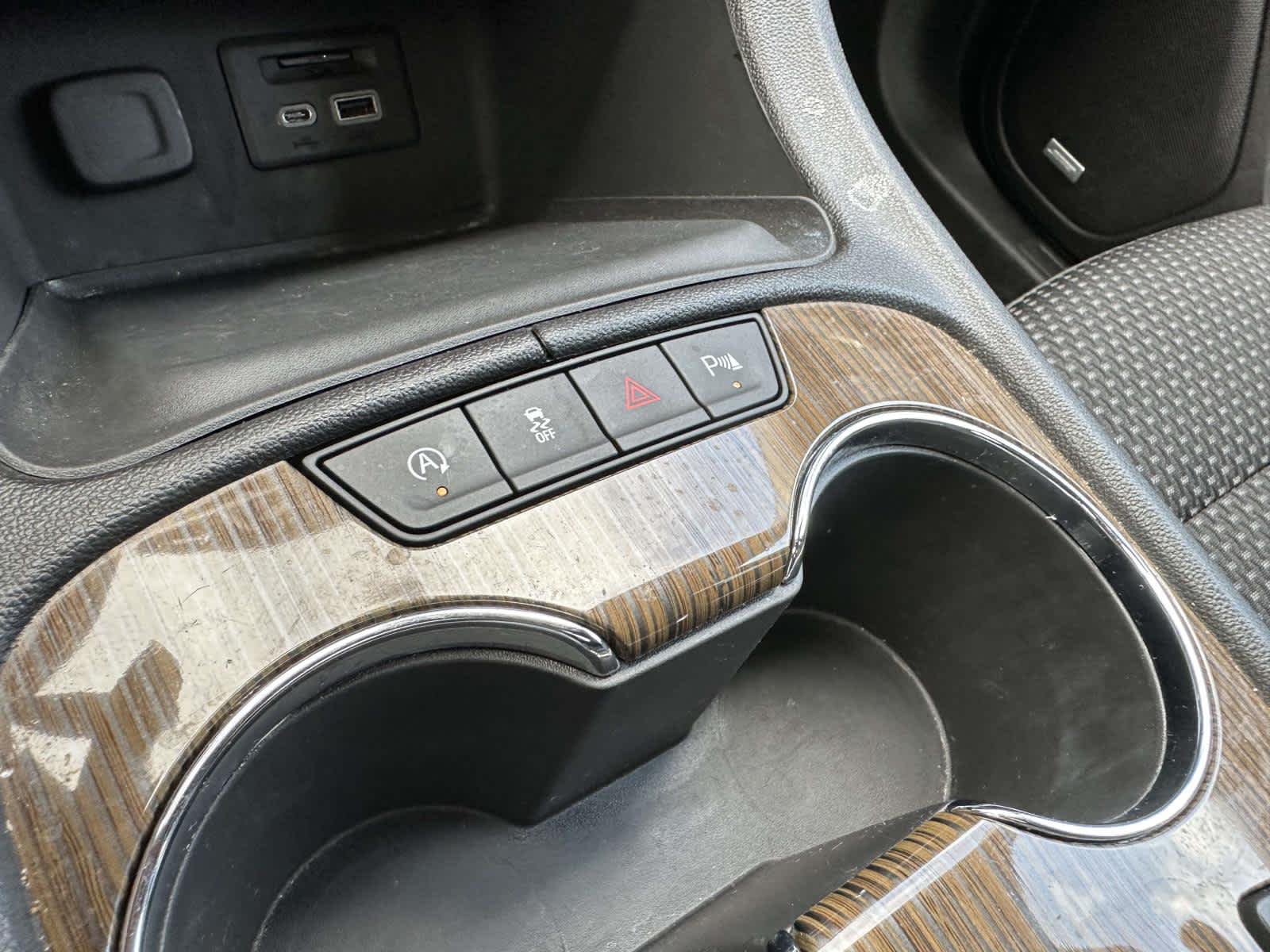 2023 GMC Acadia SLE - Photo 21