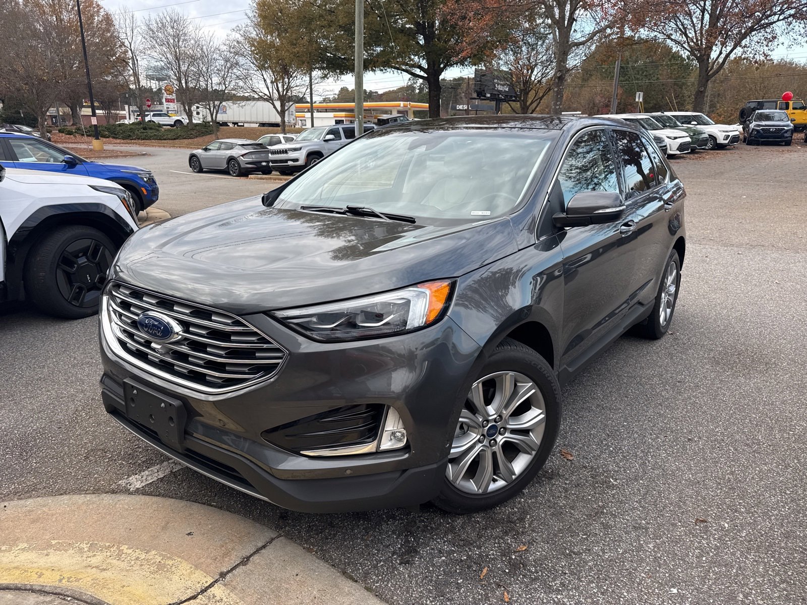 2019 Ford Edge Titanium photo 3