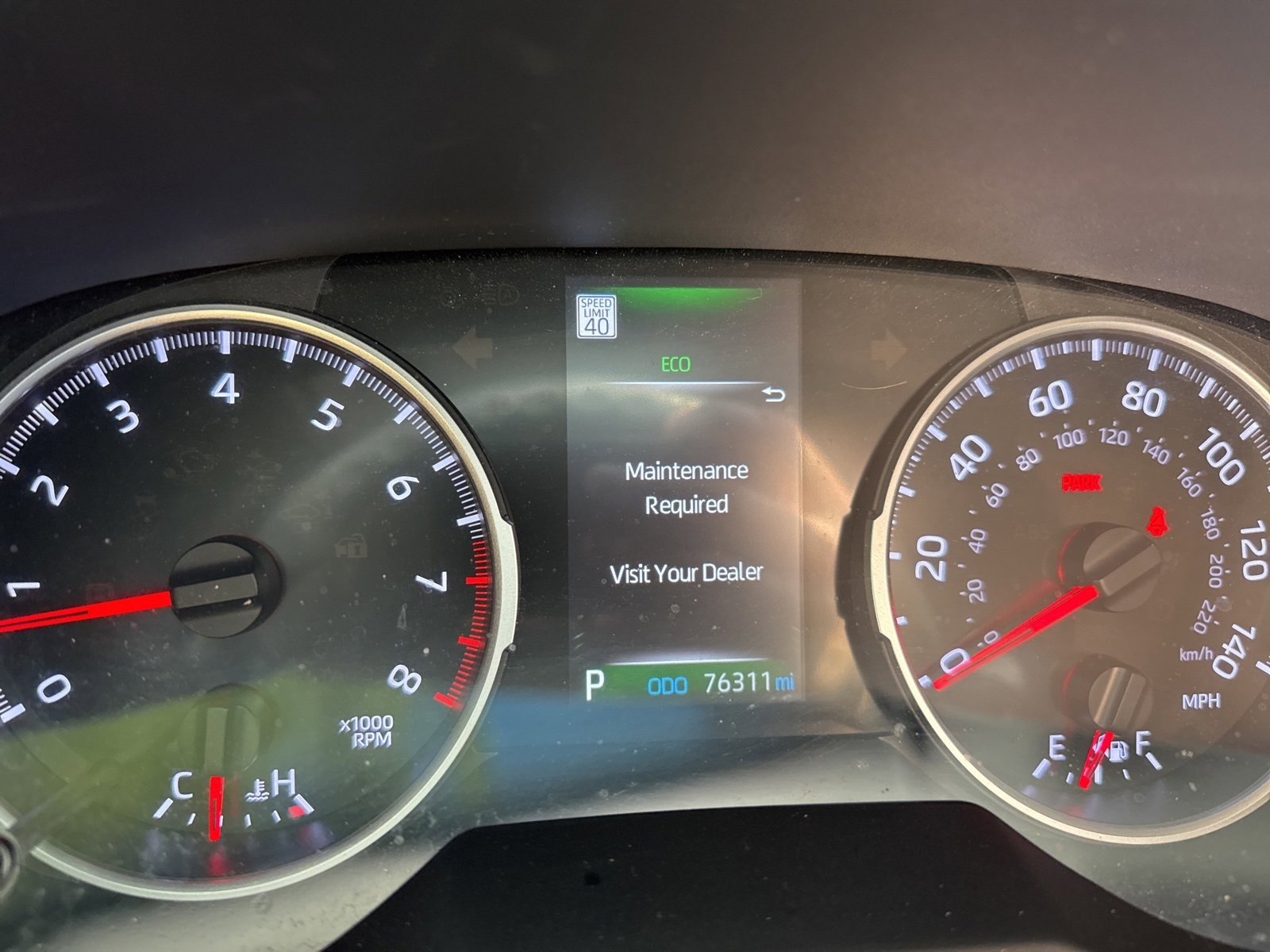 2020 Toyota RAV4 LE photo 4