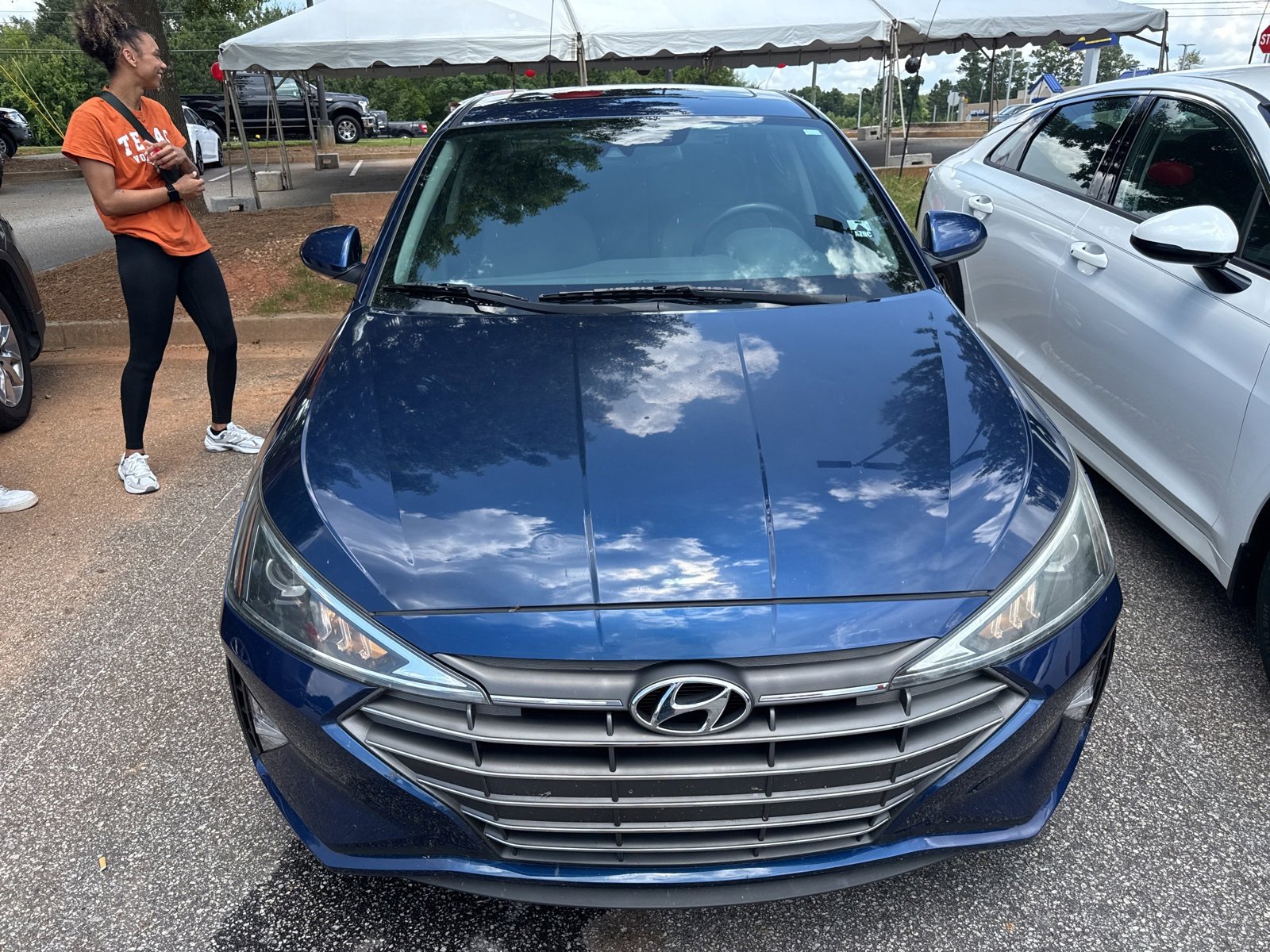 2020 Hyundai Elantra Value Edition photo 2