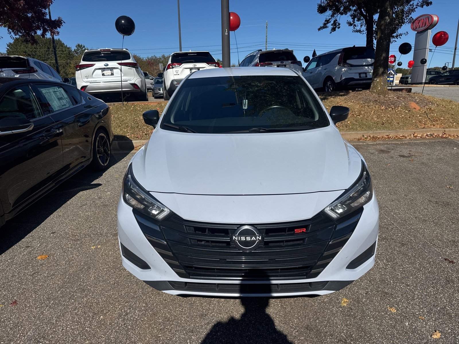 2024 Nissan Versa 1.6 SR Sedan photo 2