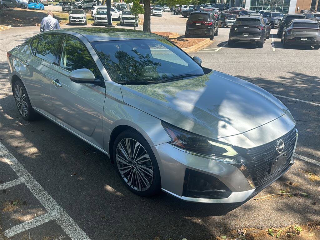 Used 2023 Nissan Altima 2.5 SL Sedan