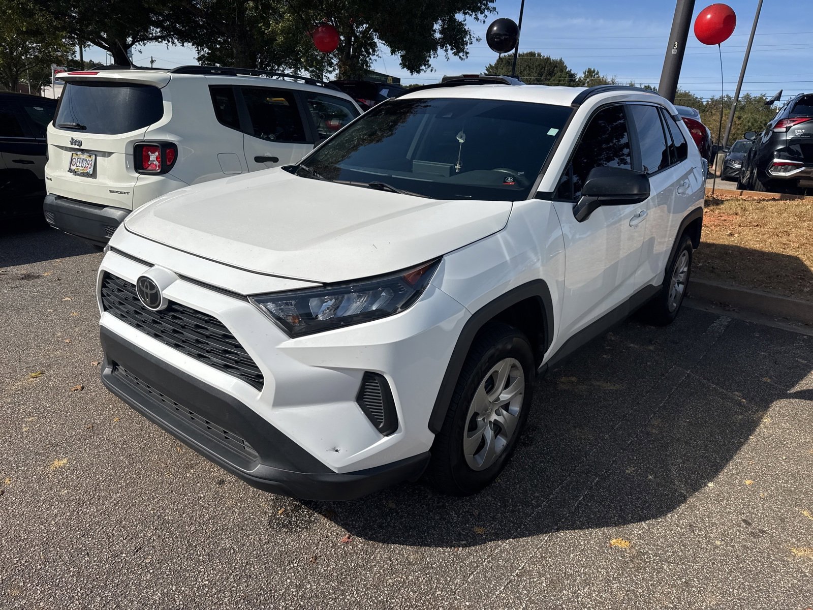 2020 Toyota RAV4 LE photo 3