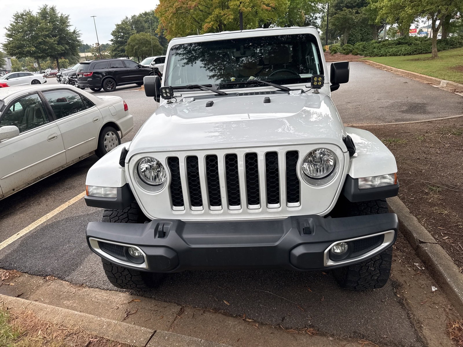 2020 Jeep Gladiator Overland photo 2