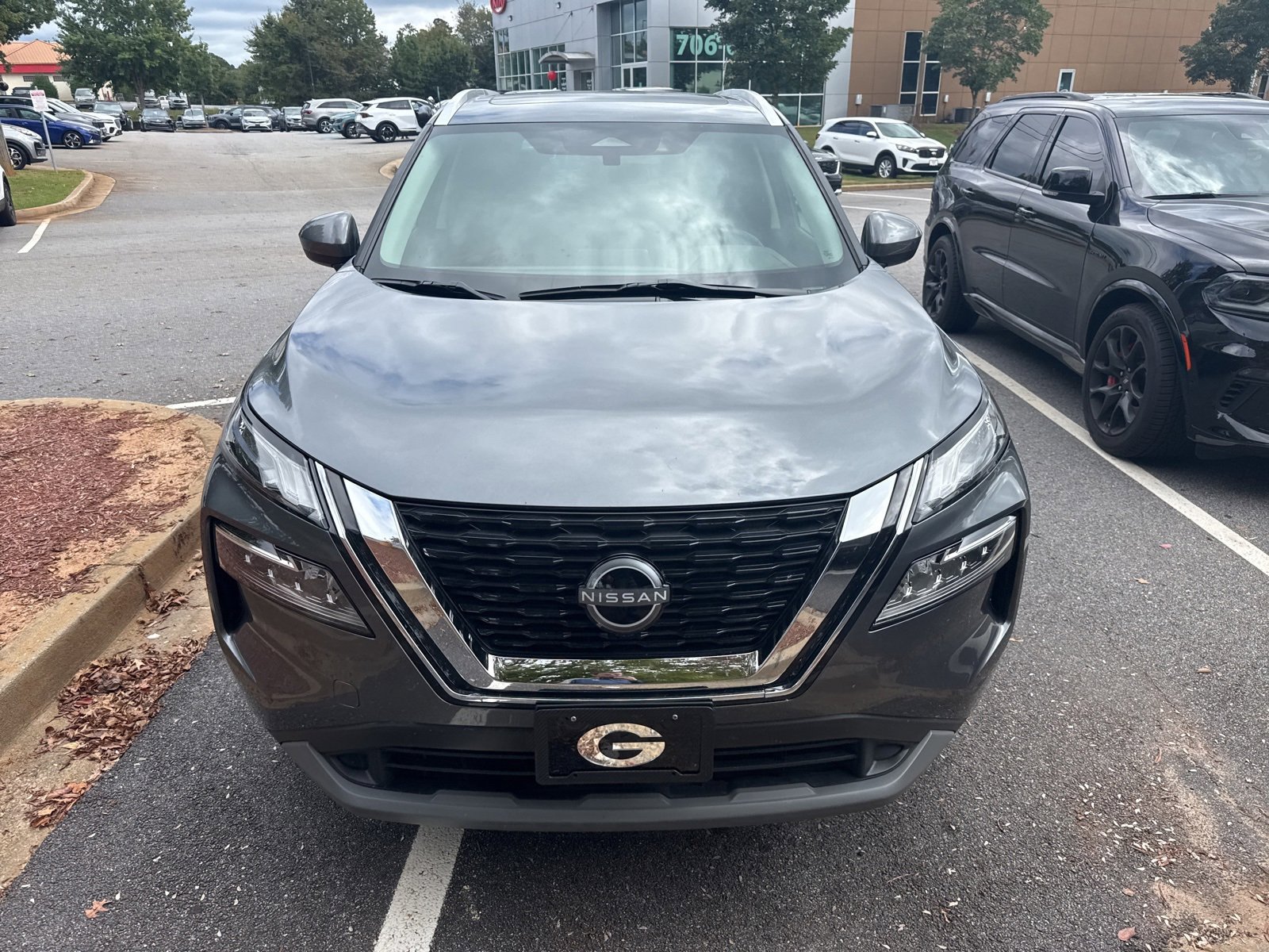 2023 Nissan Rogue SV photo 2