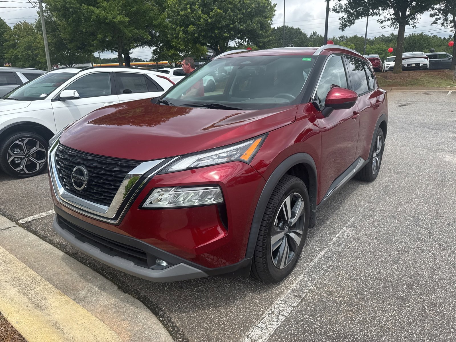 2021 Nissan Rogue SL photo 2