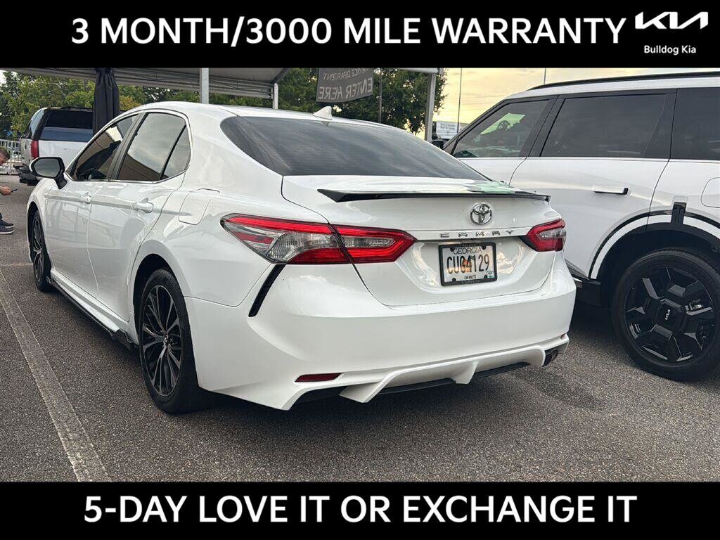 Used 2019 Toyota Camry SE Sedan