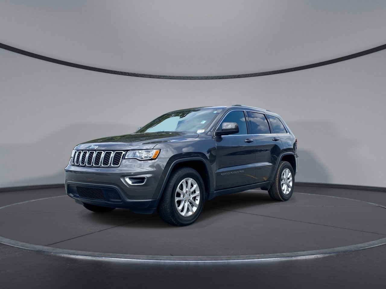 2021 Jeep Grand Cherokee Laredo photo 4