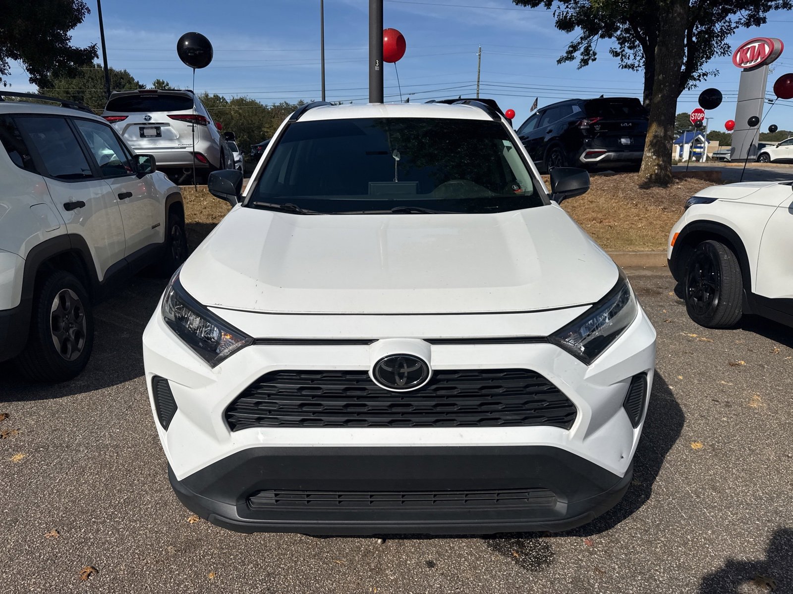 2020 Toyota RAV4 LE photo 2
