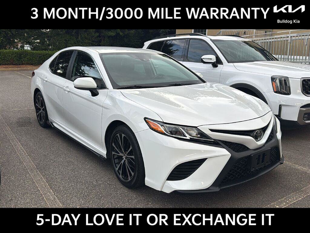 Used 2019 Toyota Camry SE Sedan