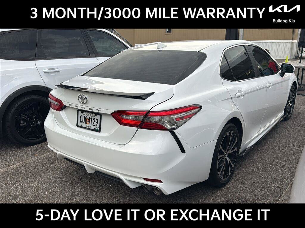 Used 2019 Toyota Camry SE Sedan