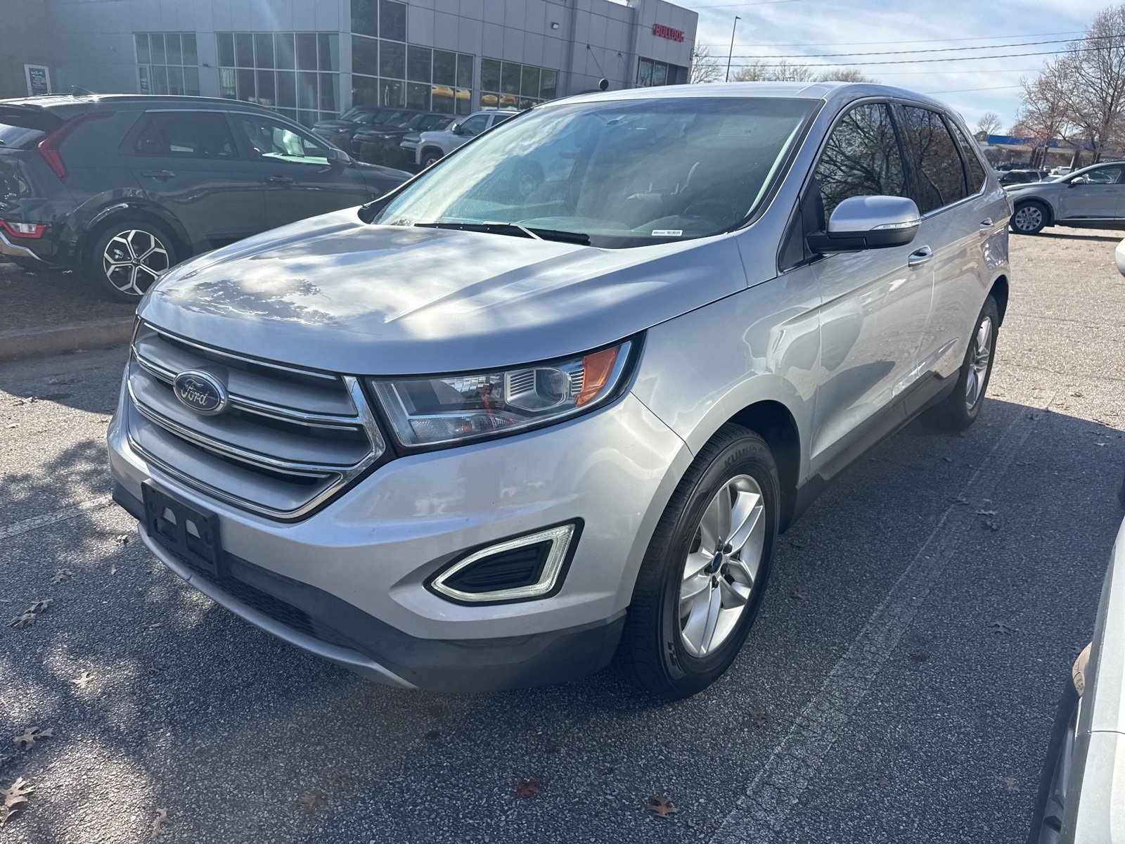2017 Ford Edge SEL photo 2