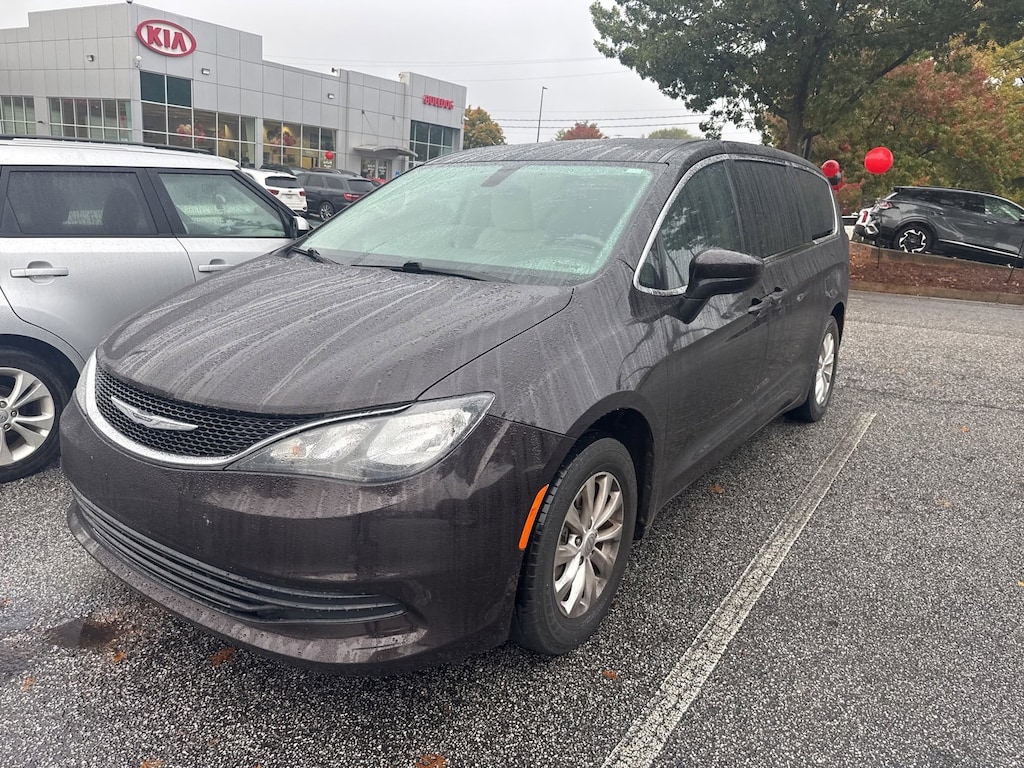Used 2017 Chrysler Pacifica Touring Van