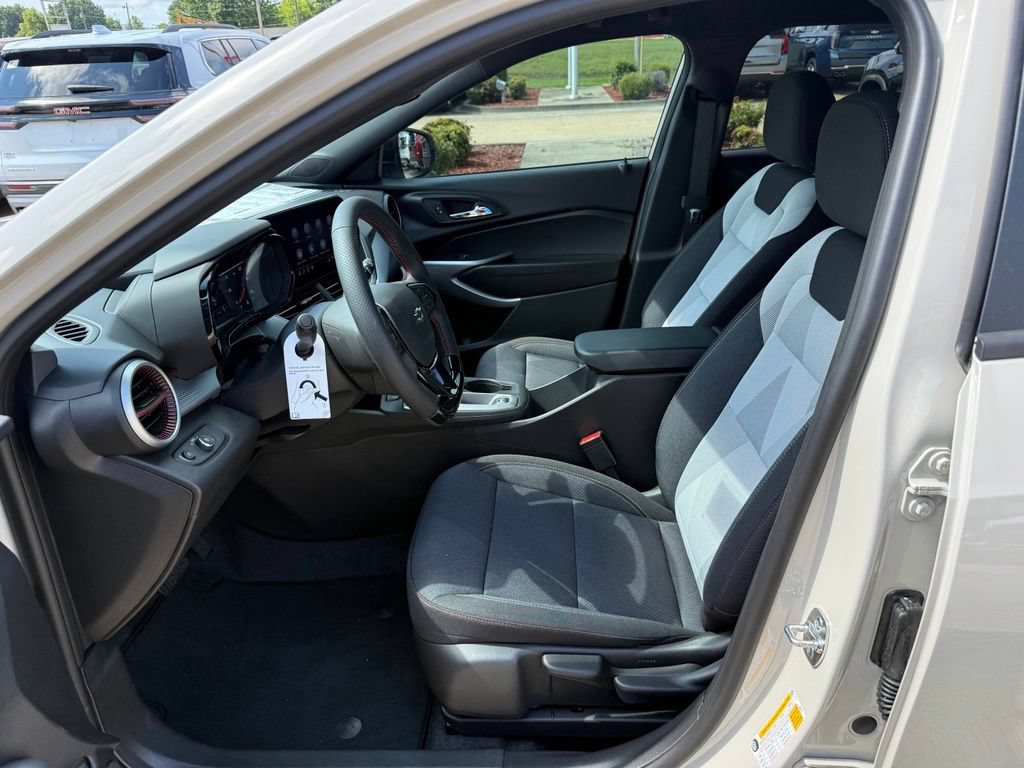 2026 Chevrolet Trax RS - Photo 9