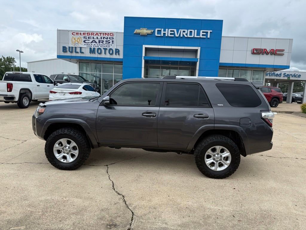 2022 Toyota 4Runner SR5 Premium 4WD V6's photo