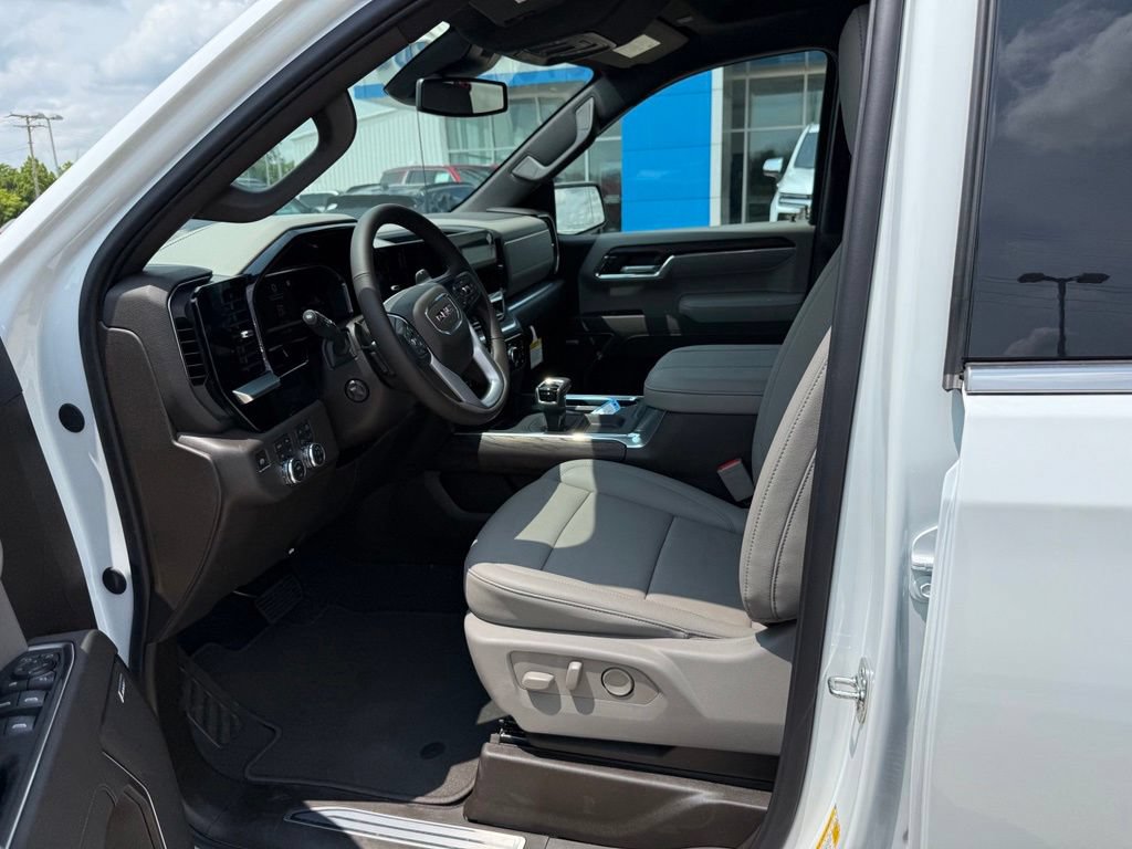 2026 GMC Sierra 1500 SLT - Photo 9