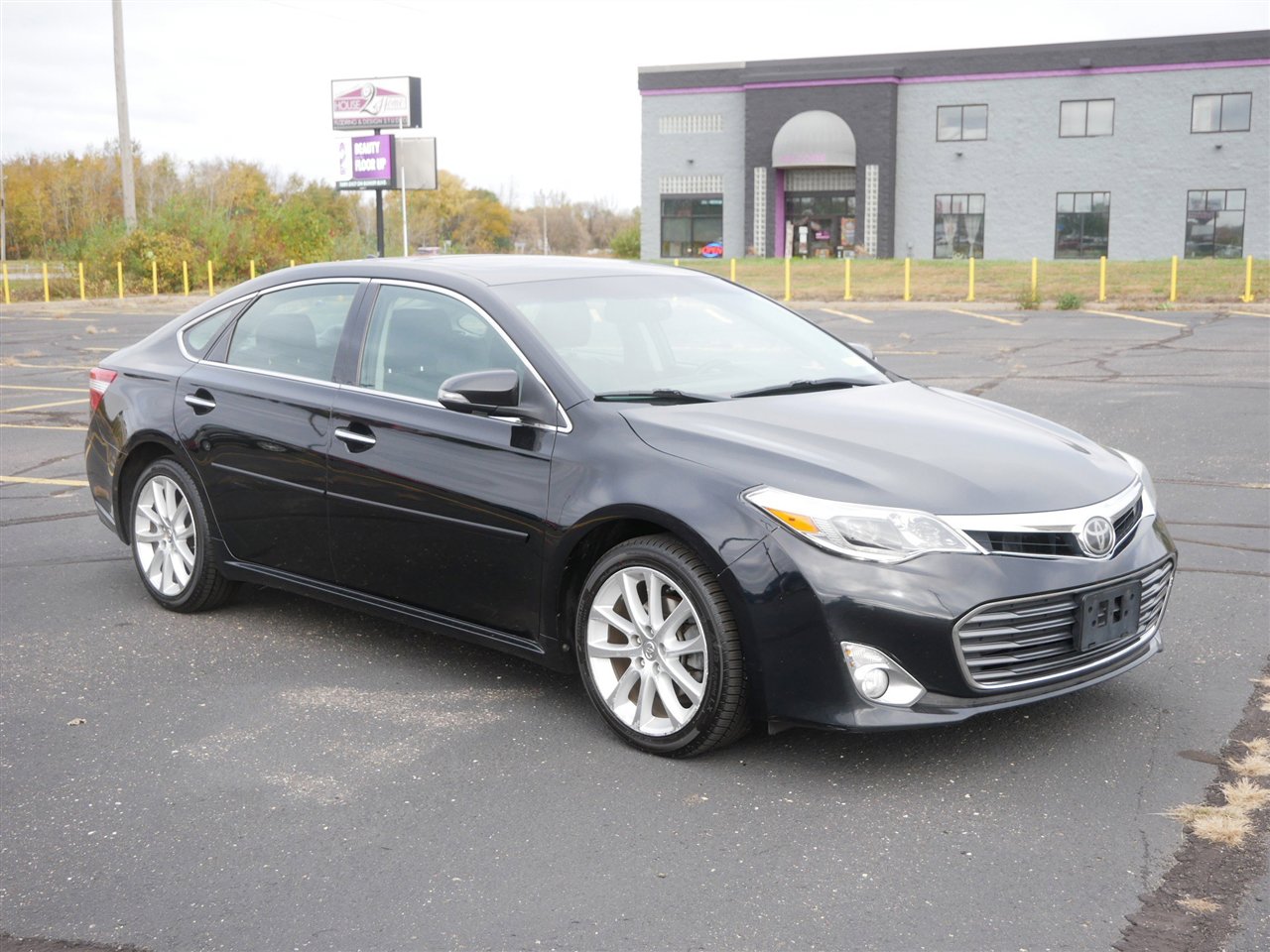 2013 Toyota Avalon Limited photo 2