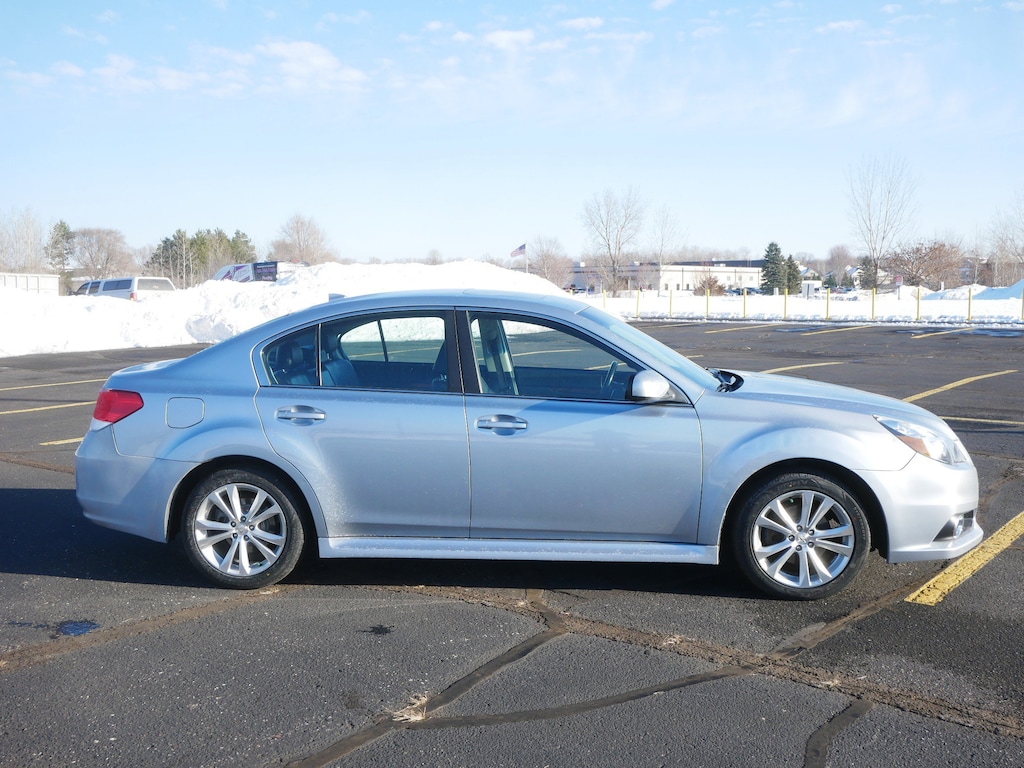Used 2013 Subaru Legacy 2.5i Limited w/Moonroof Sedan