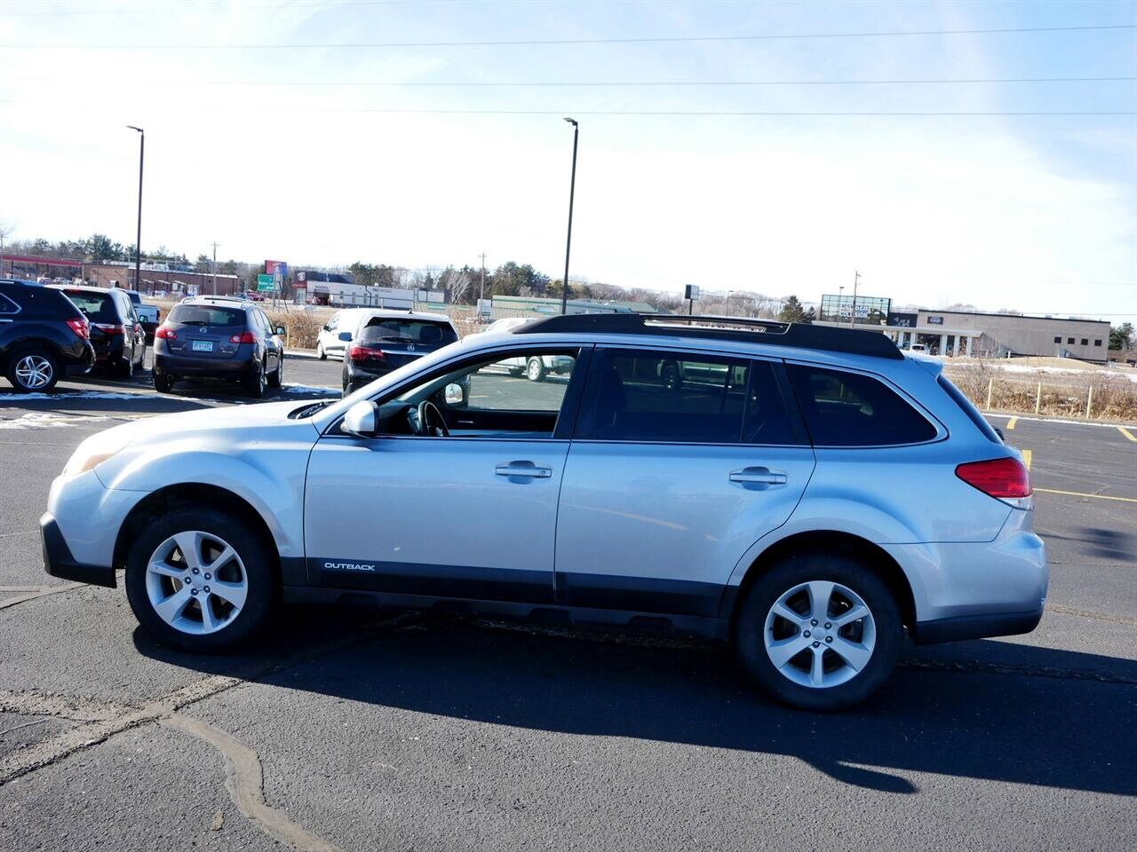 2013 Subaru Outback 2.5i Premium photo 2