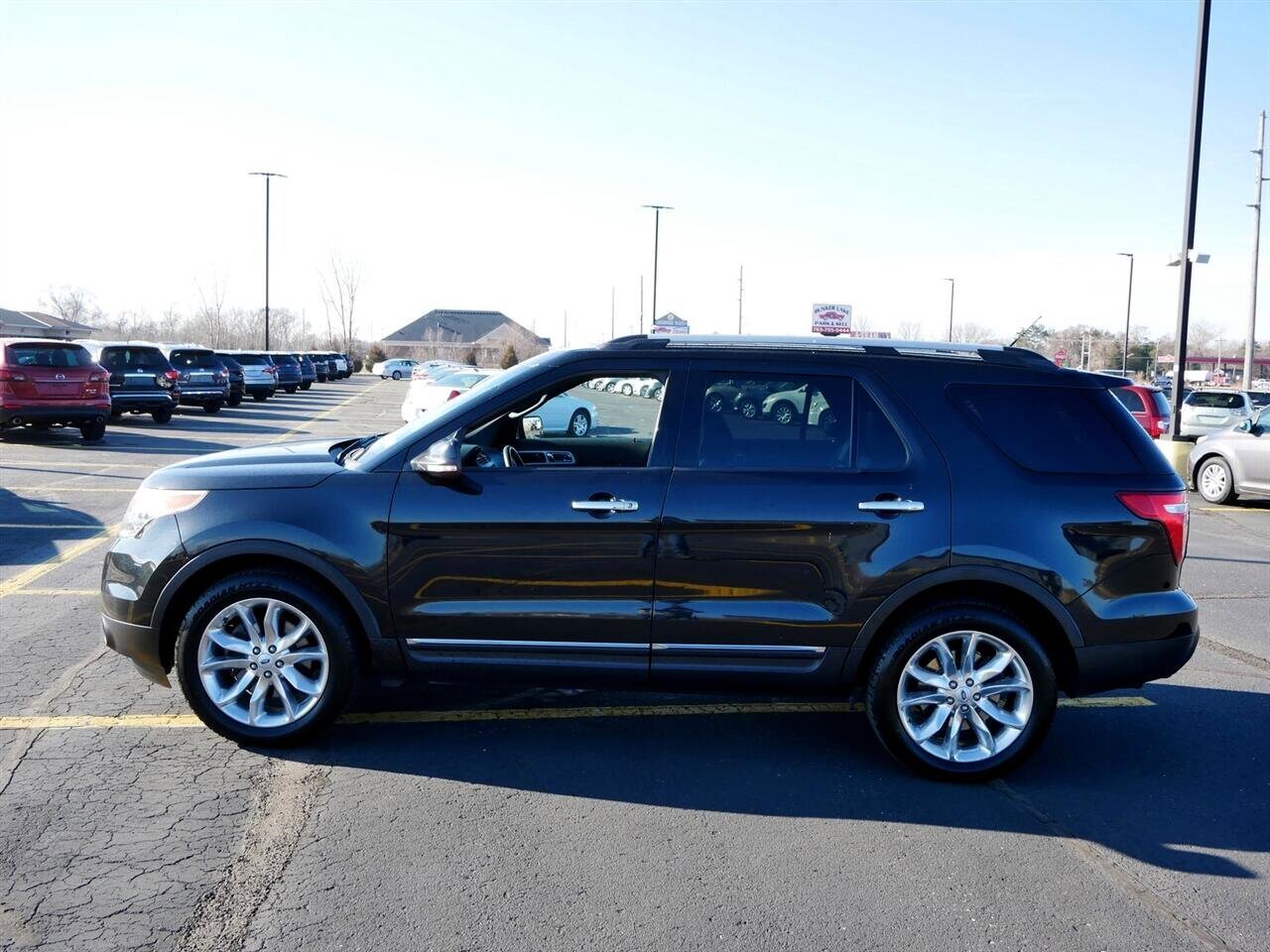 2015 Ford Explorer XLT photo 2