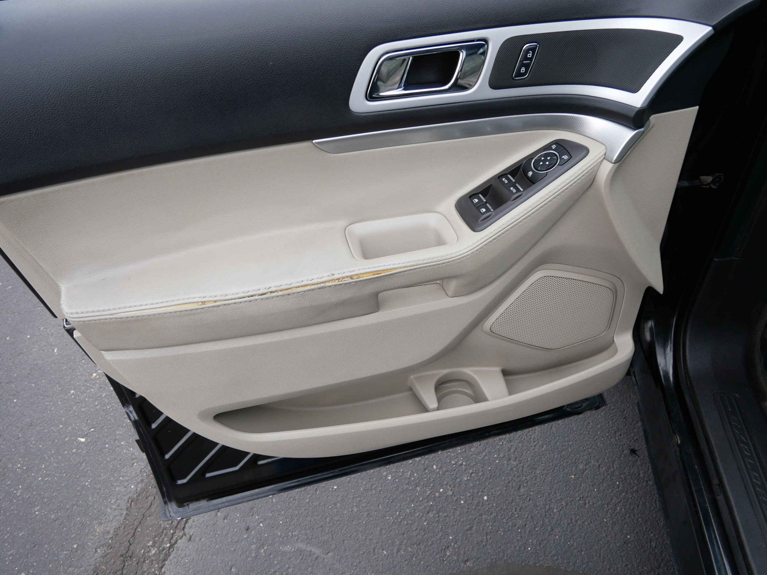2015 Ford Explorer XLT - Photo 8