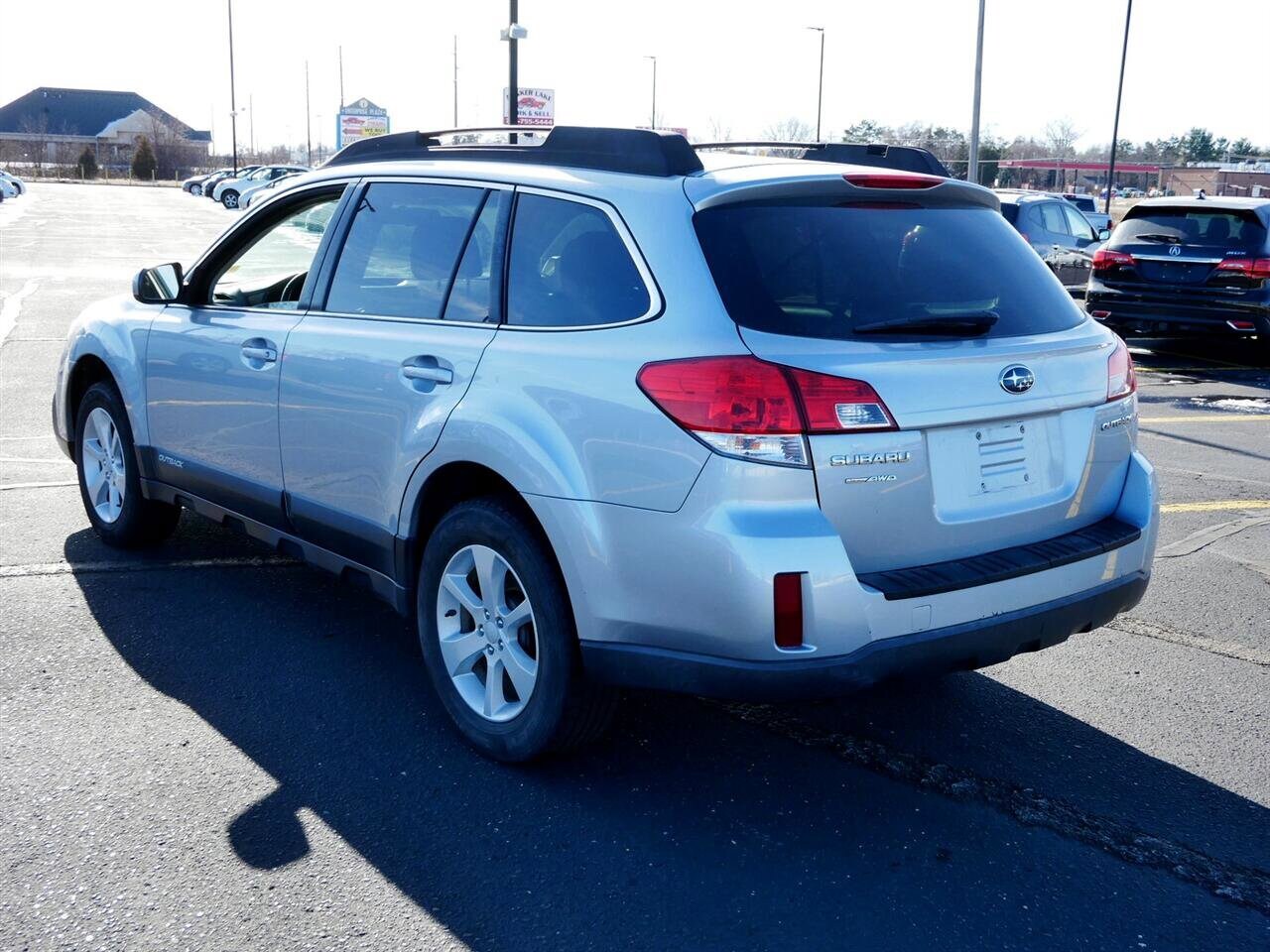 2013 Subaru Outback 2.5i Premium photo 3