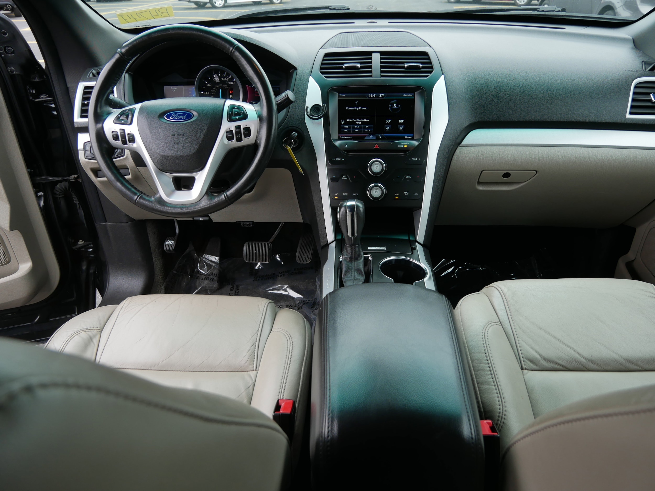 2015 Ford Explorer XLT - Photo 11