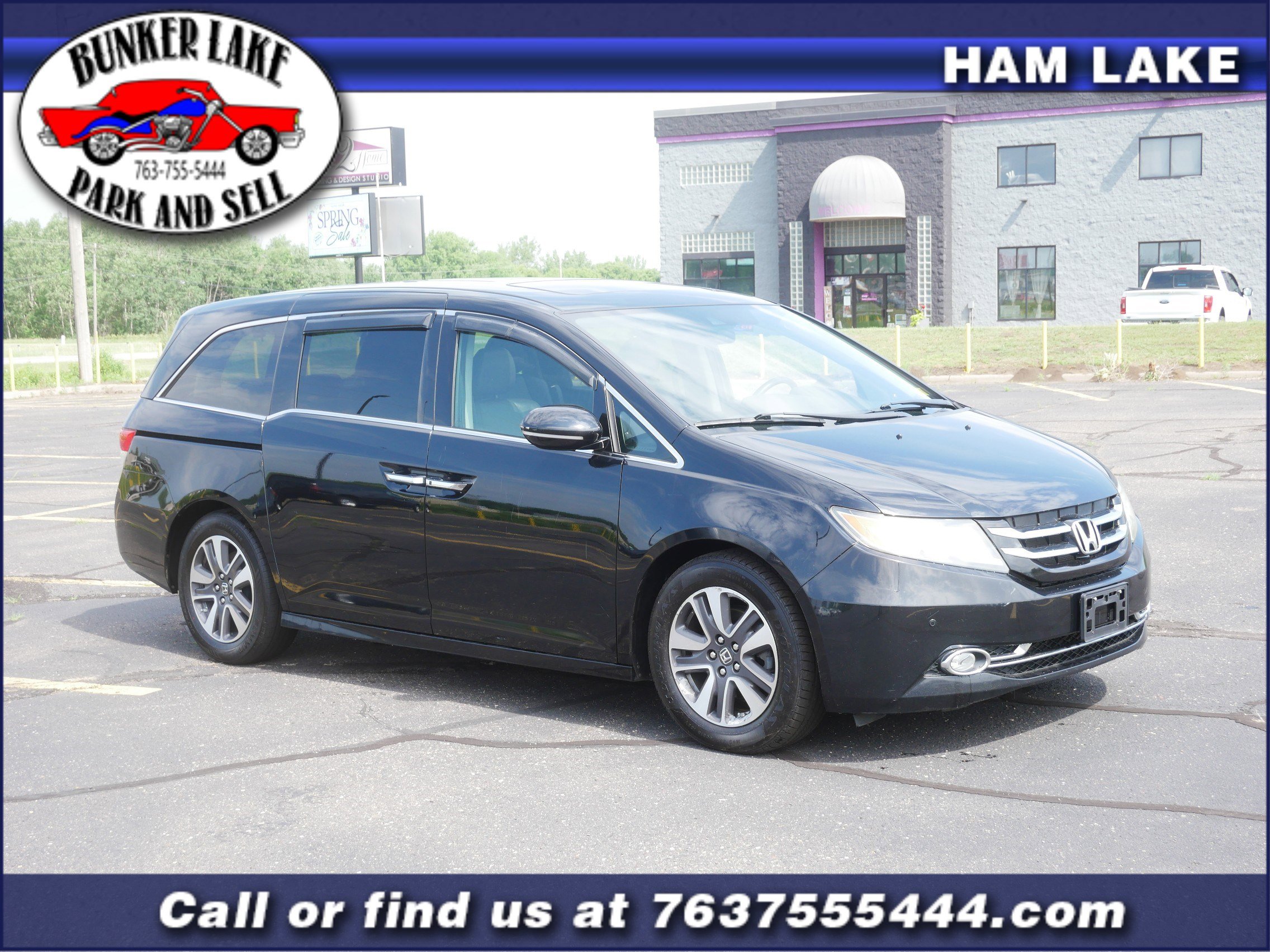 2014 Honda Odyssey Touring's photo