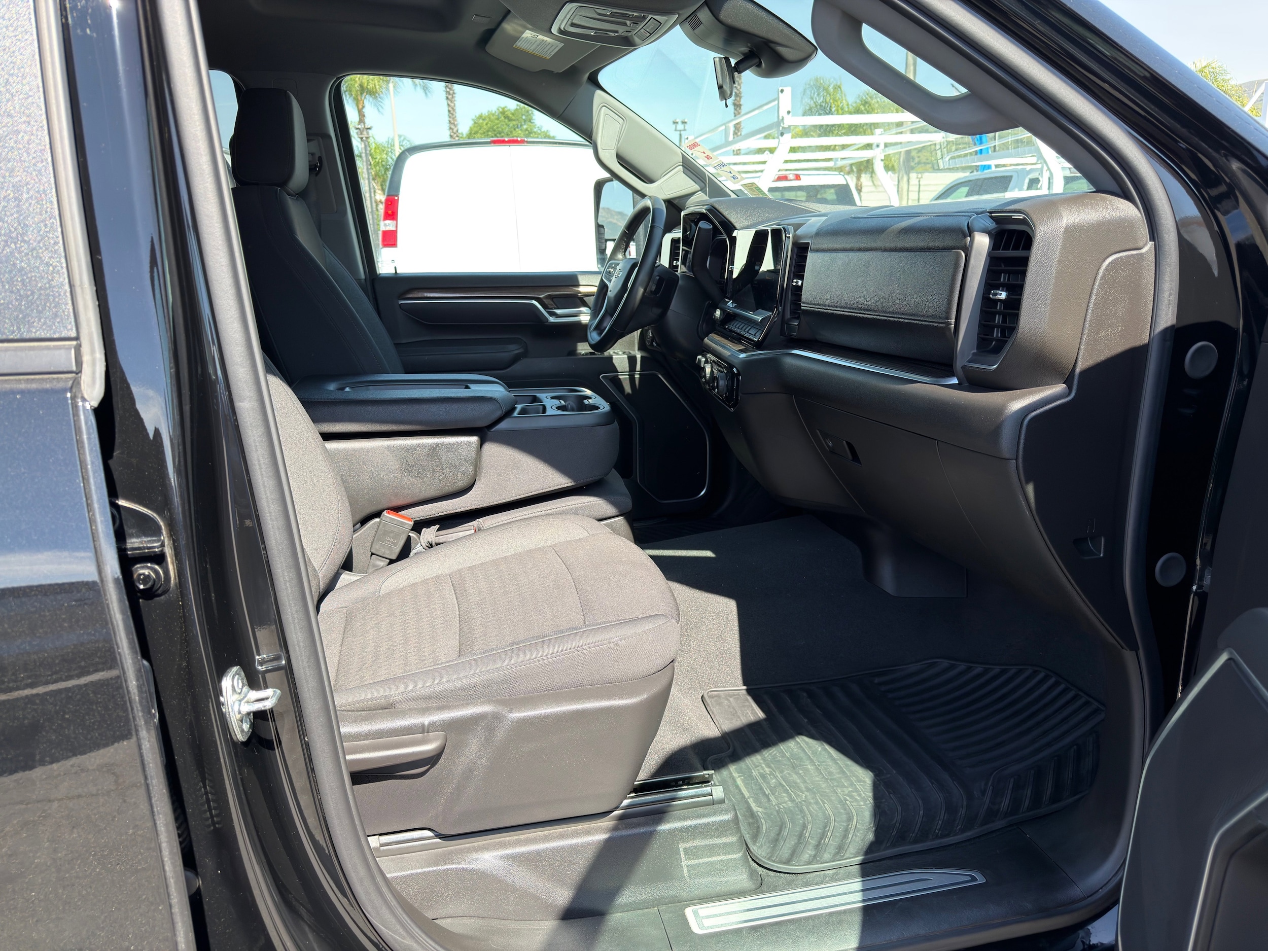 2025 Chevrolet Silverado 2500HD LT - Photo 10