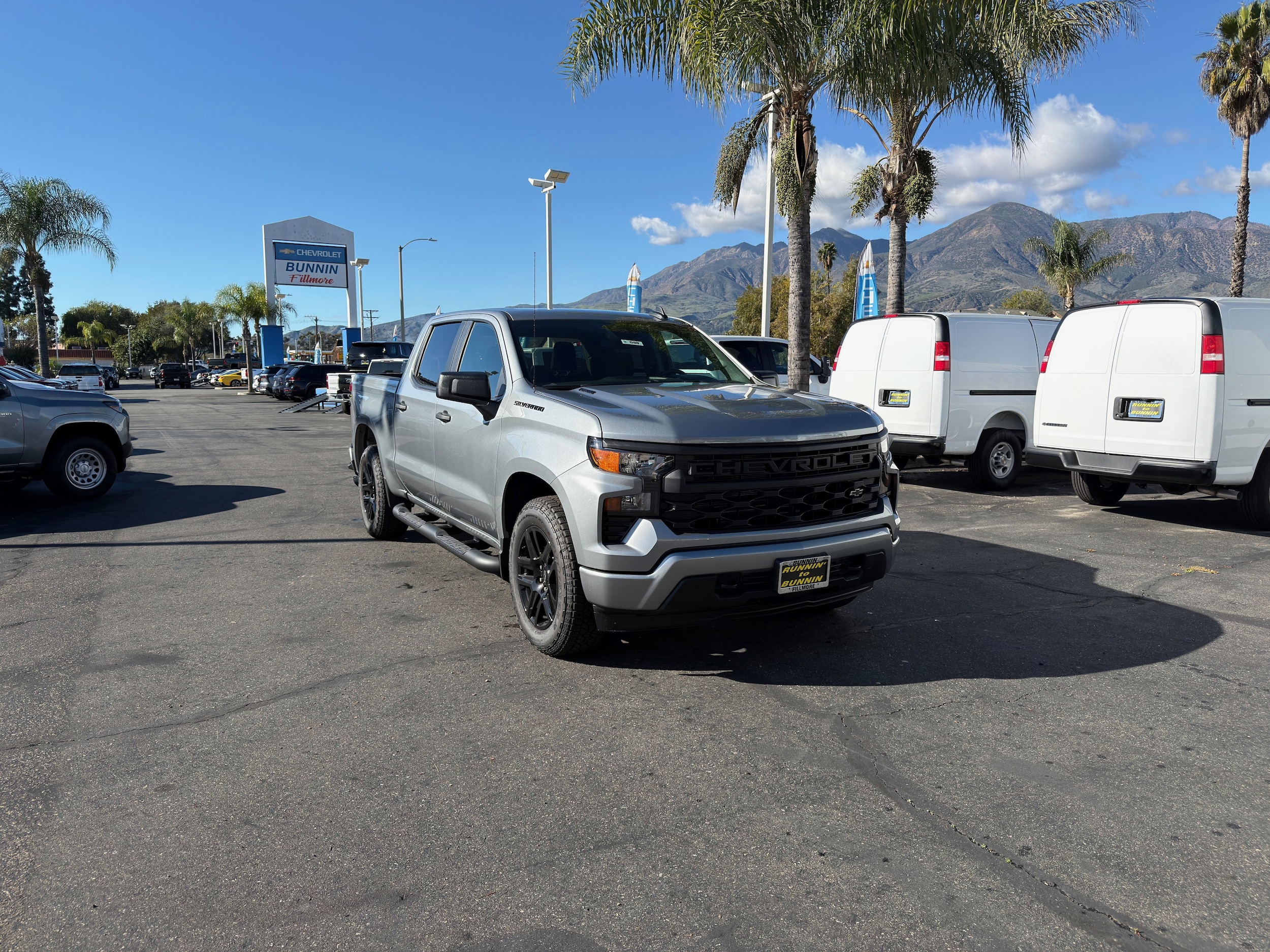 2026 Chevrolet Silverado 1500 Custom's photo