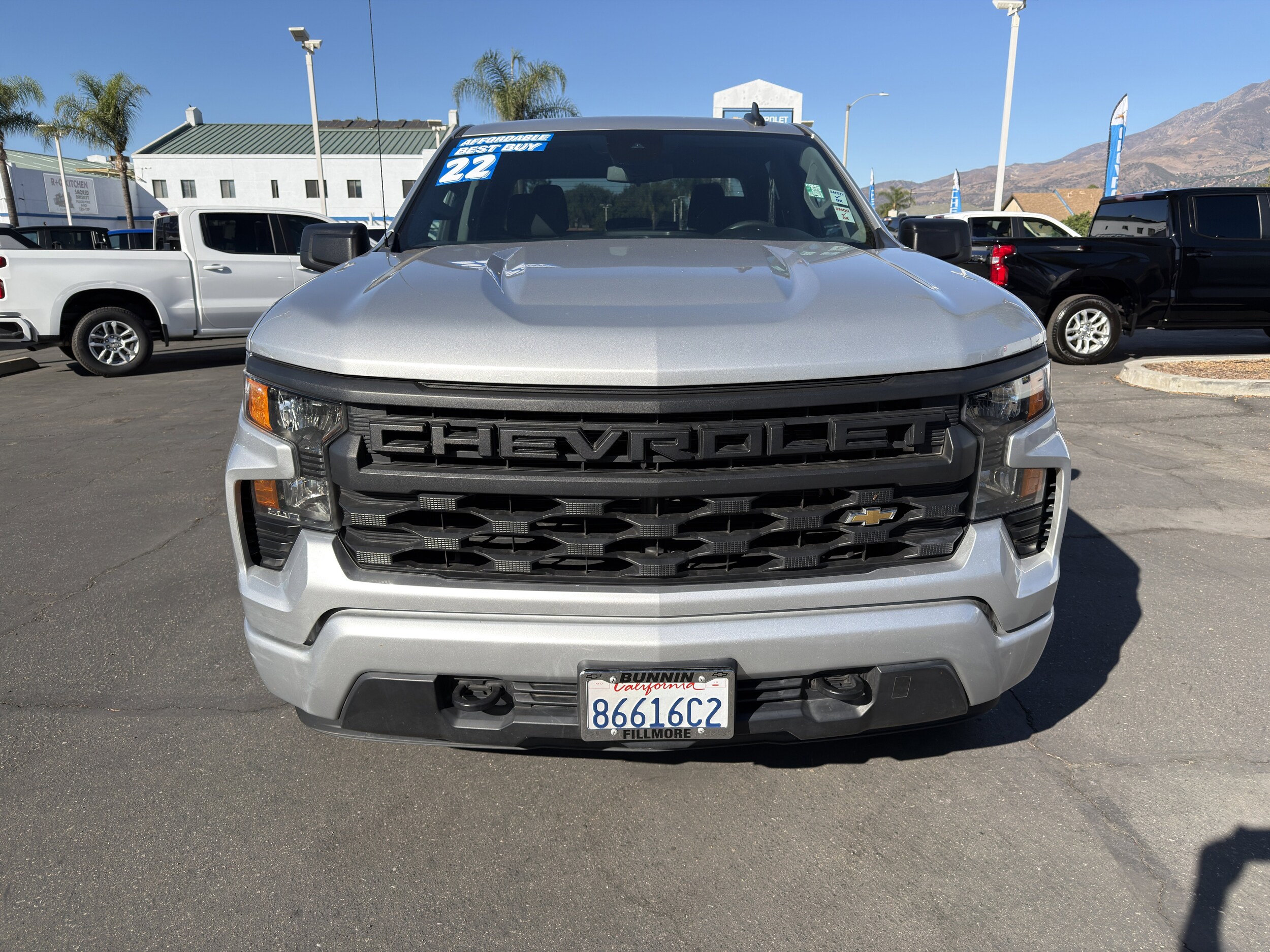 2022 Chevrolet Silverado 1500 Custom photo 2