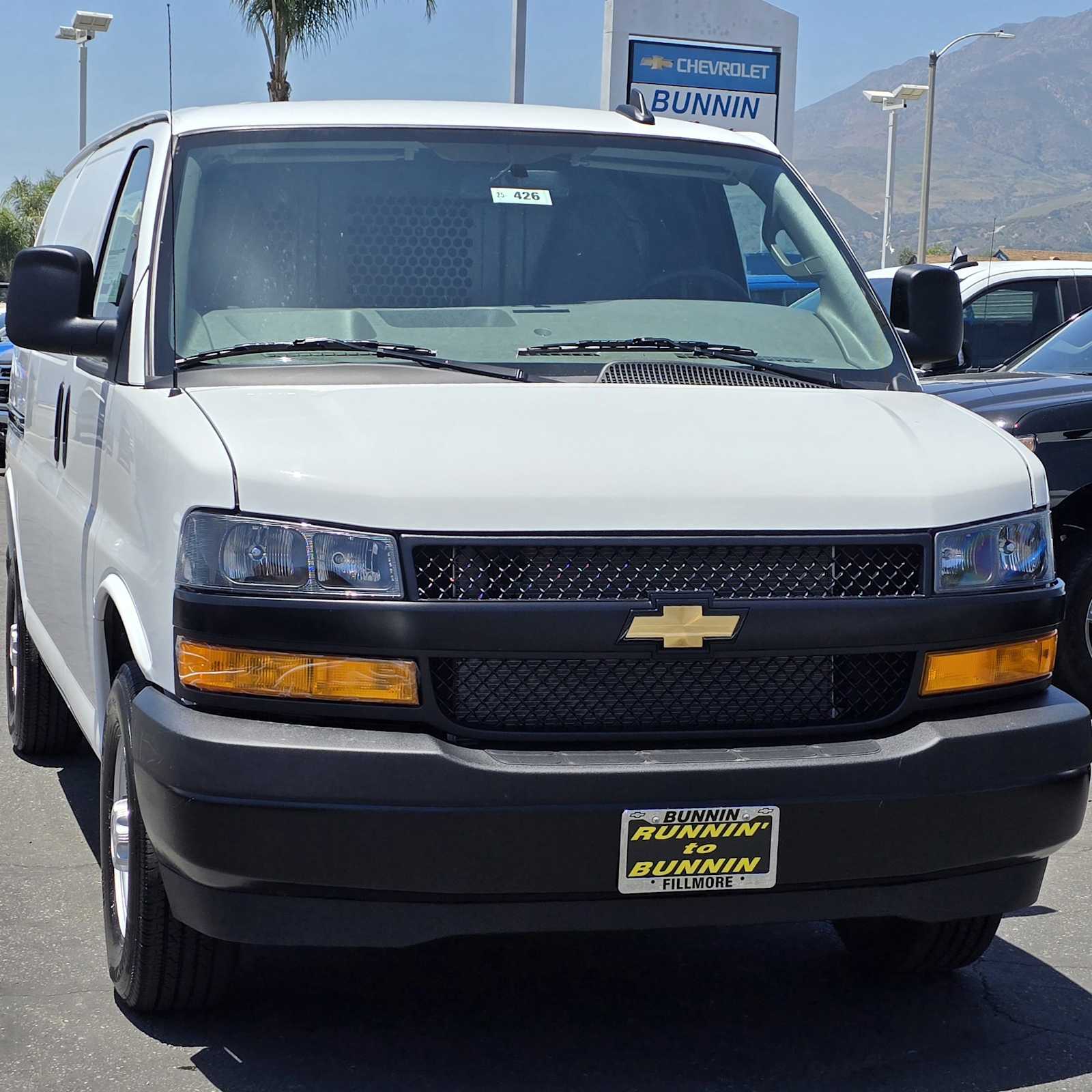 2025 Chevrolet Express Cargo 2500 photo 2