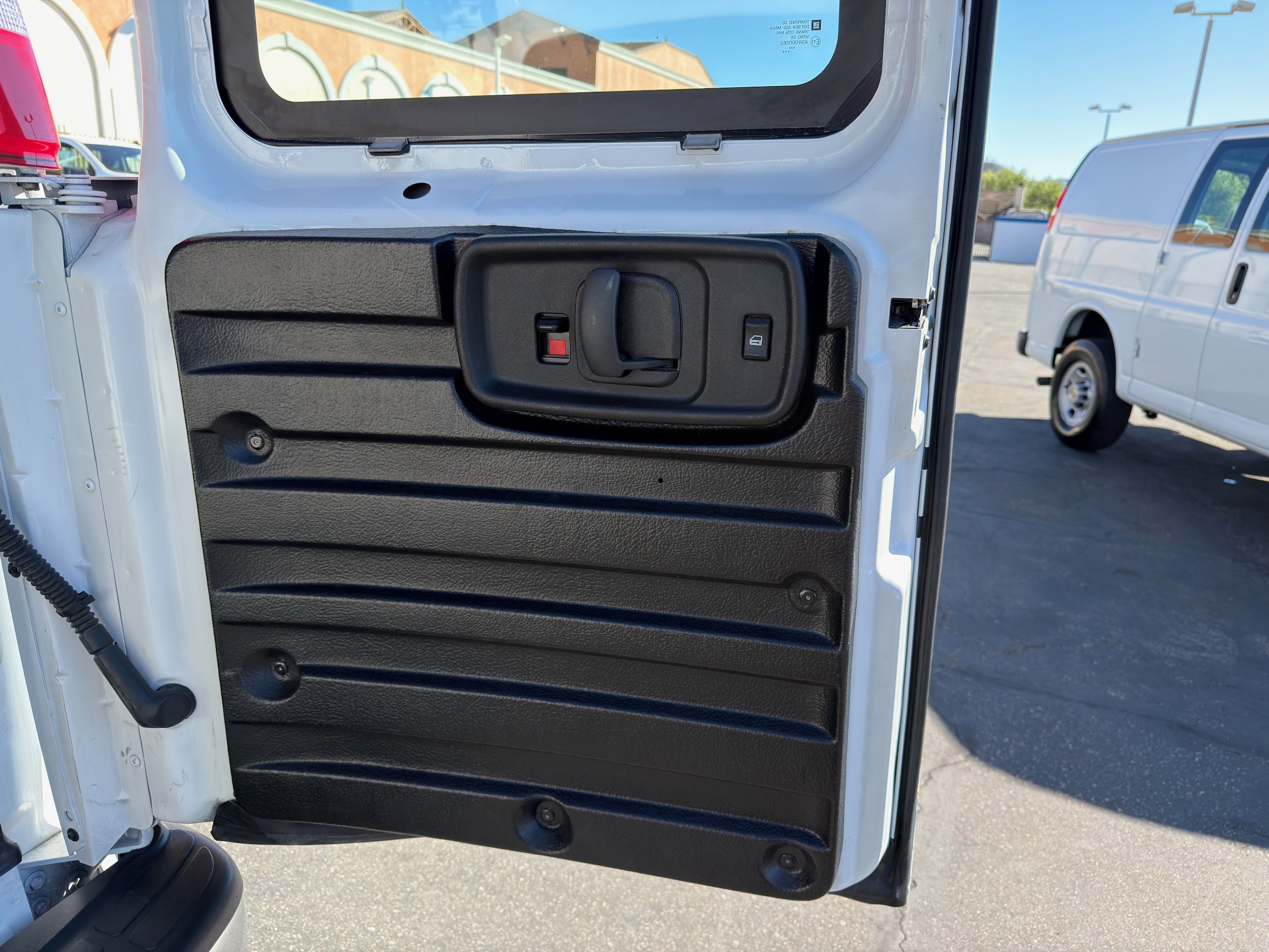 2024 GMC Savana Cargo Work Van - Photo 20