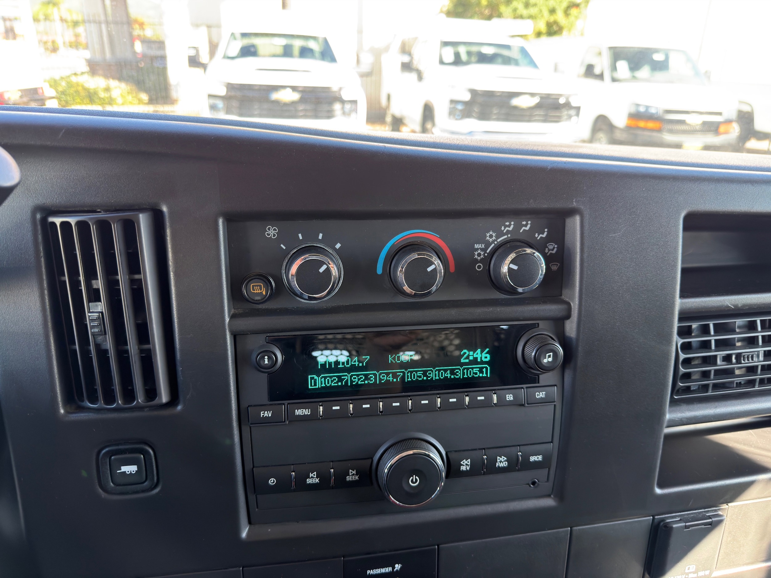 2024 GMC Savana Cargo Work Van - Photo 29