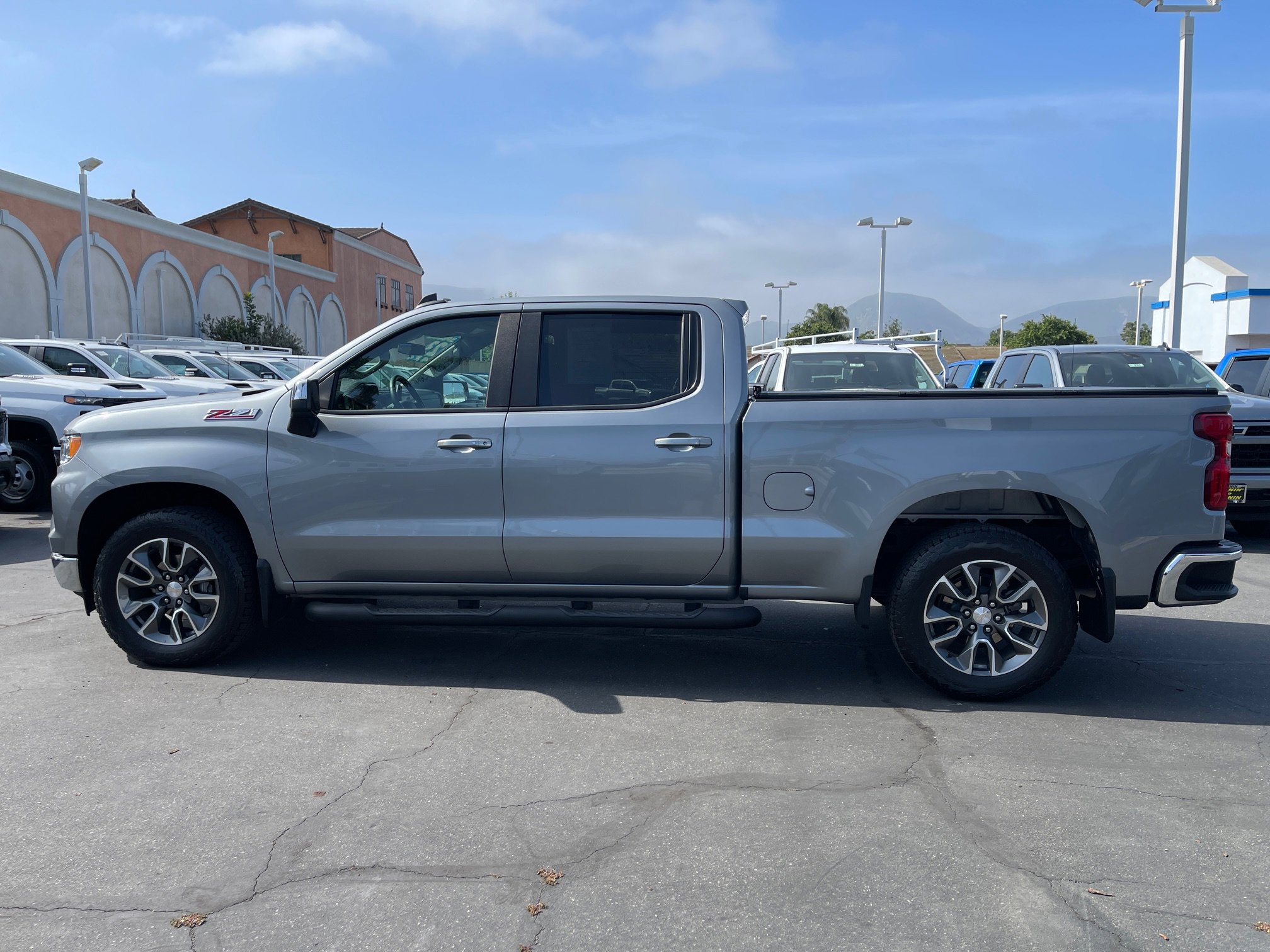 2023 Chevrolet Silverado 1500 LT photo 4