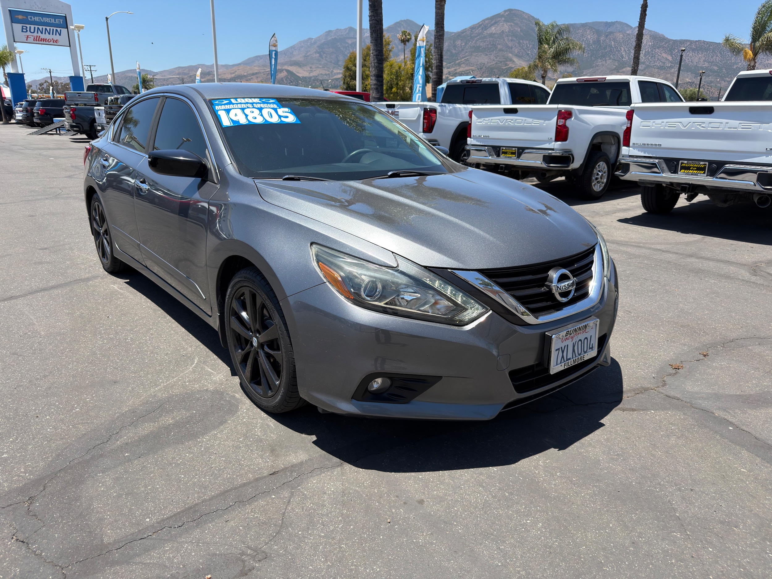 Used 2017 Nissan Altima SR with VIN 1N4AL3AP5HC215463 for sale in Fillmore, CA