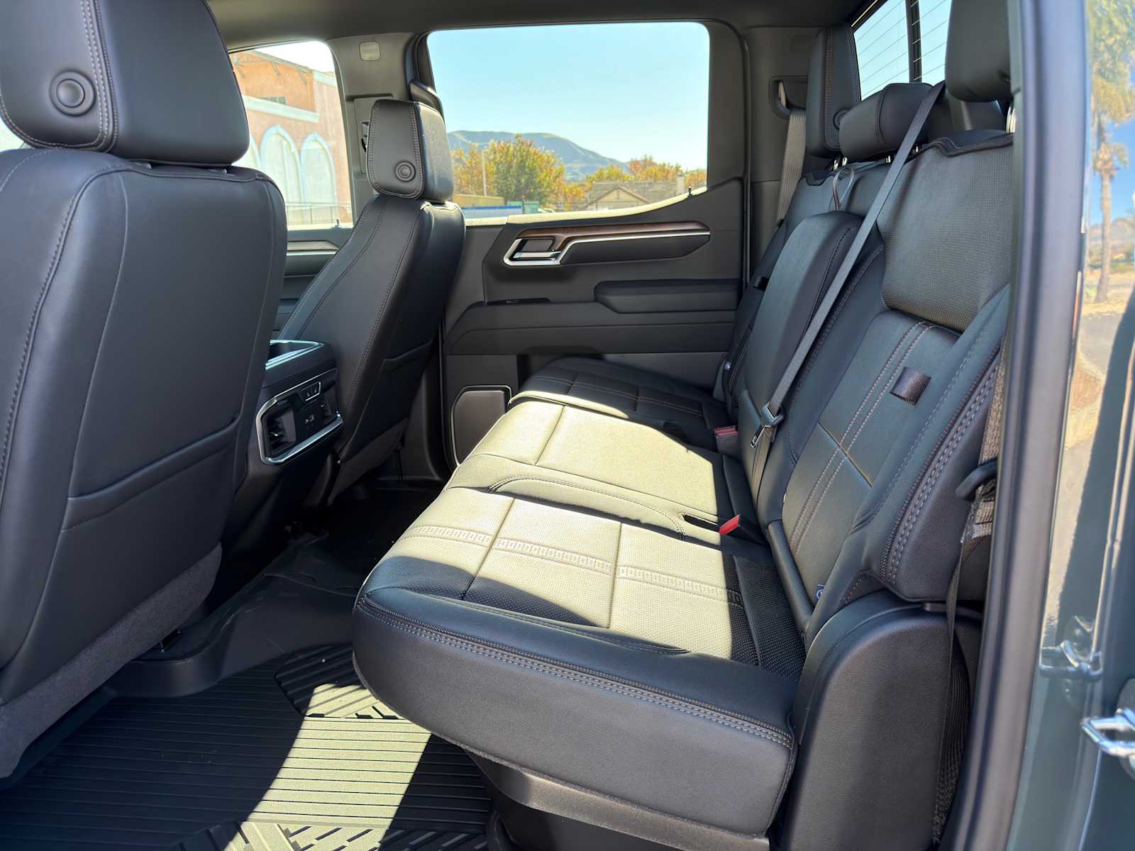 2026 Chevrolet Silverado 1500 High Country - Photo 25