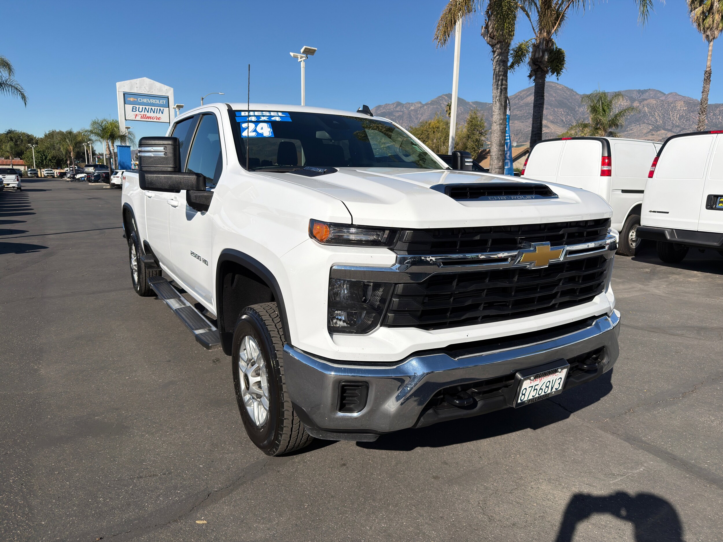 2024 Chevrolet Silverado 2500HD LT photo 2