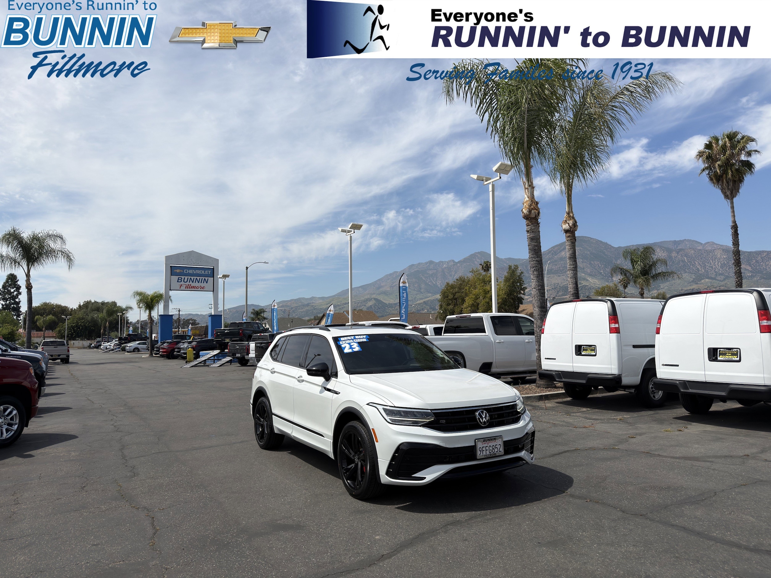 2023 Volkswagen Tiguan SE R-LINE BLACK