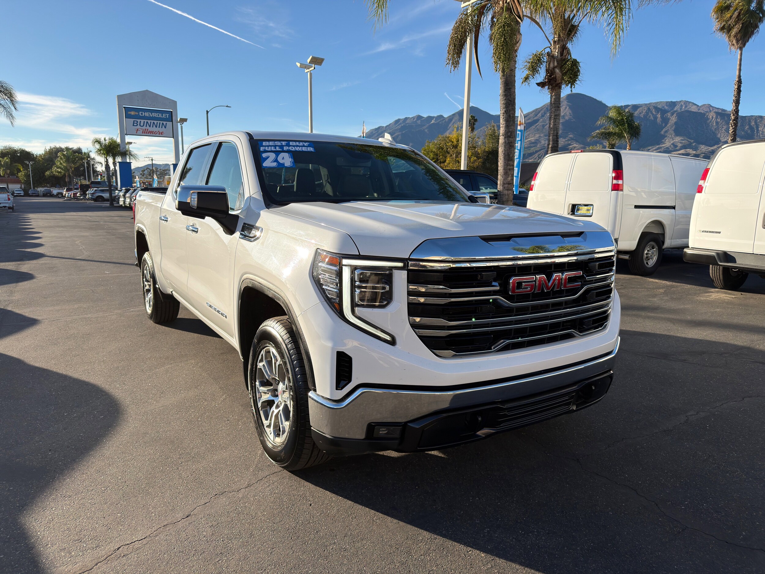 2024 Gmc Sierra 1500 SLT photo 2