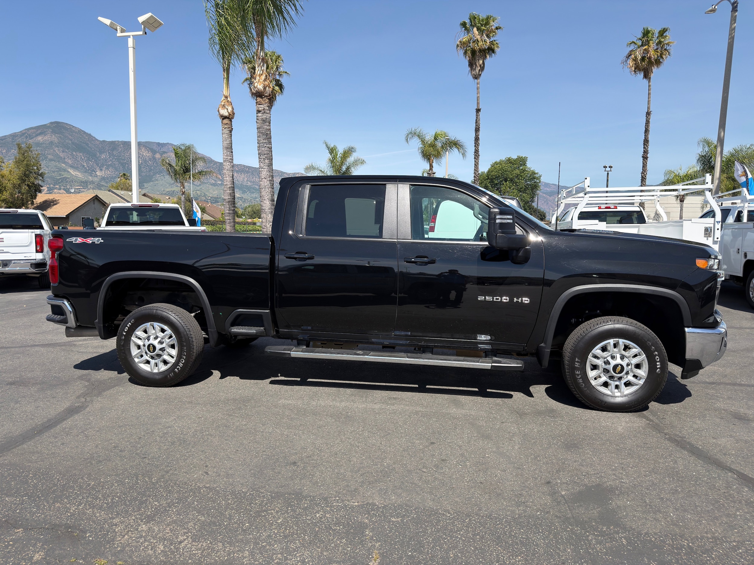 2025 Chevrolet Silverado 2500HD LT - Photo 9
