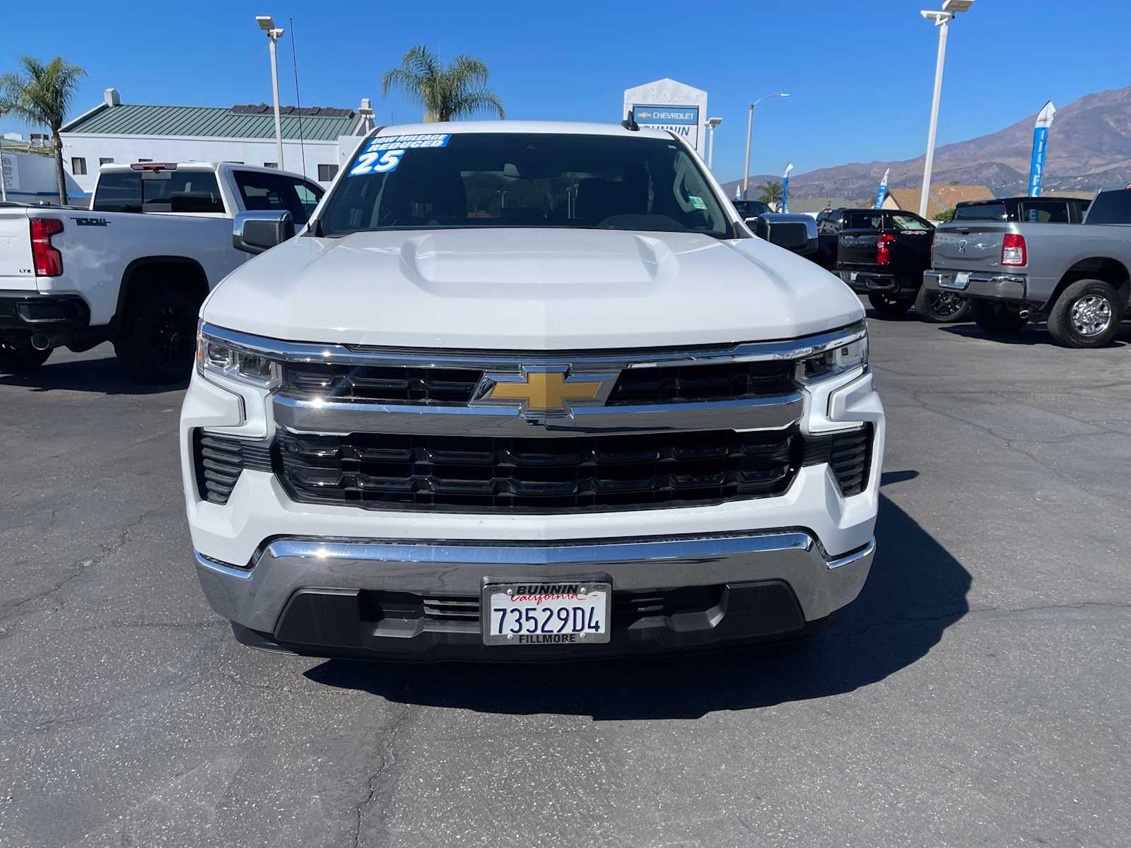 2025 Chevrolet Silverado 1500 LT photo 3