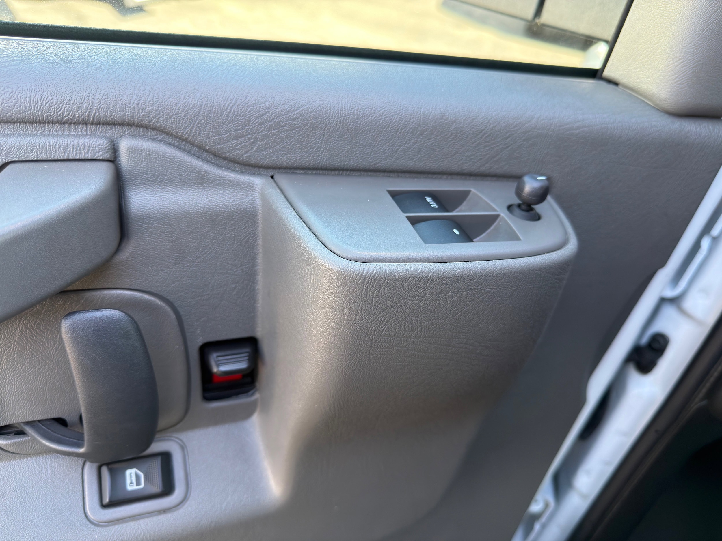 2024 GMC Savana Cargo Work Van - Photo 24