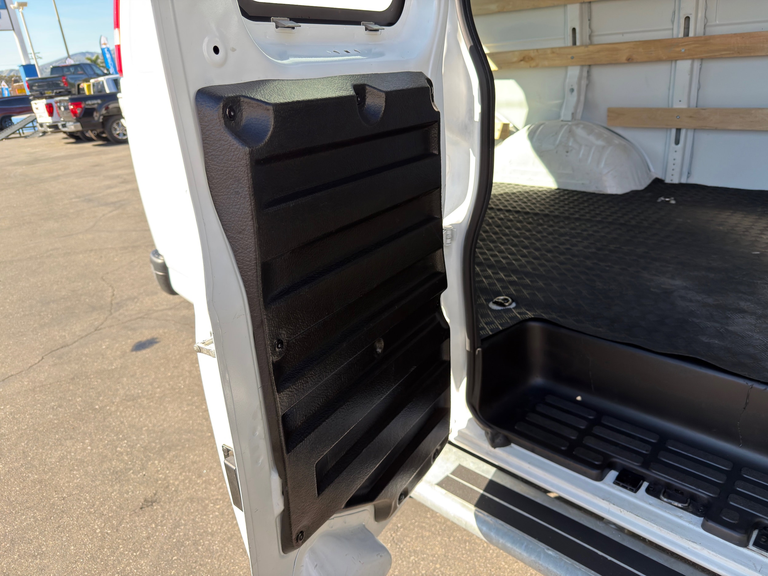2024 GMC Savana Cargo Work Van - Photo 15