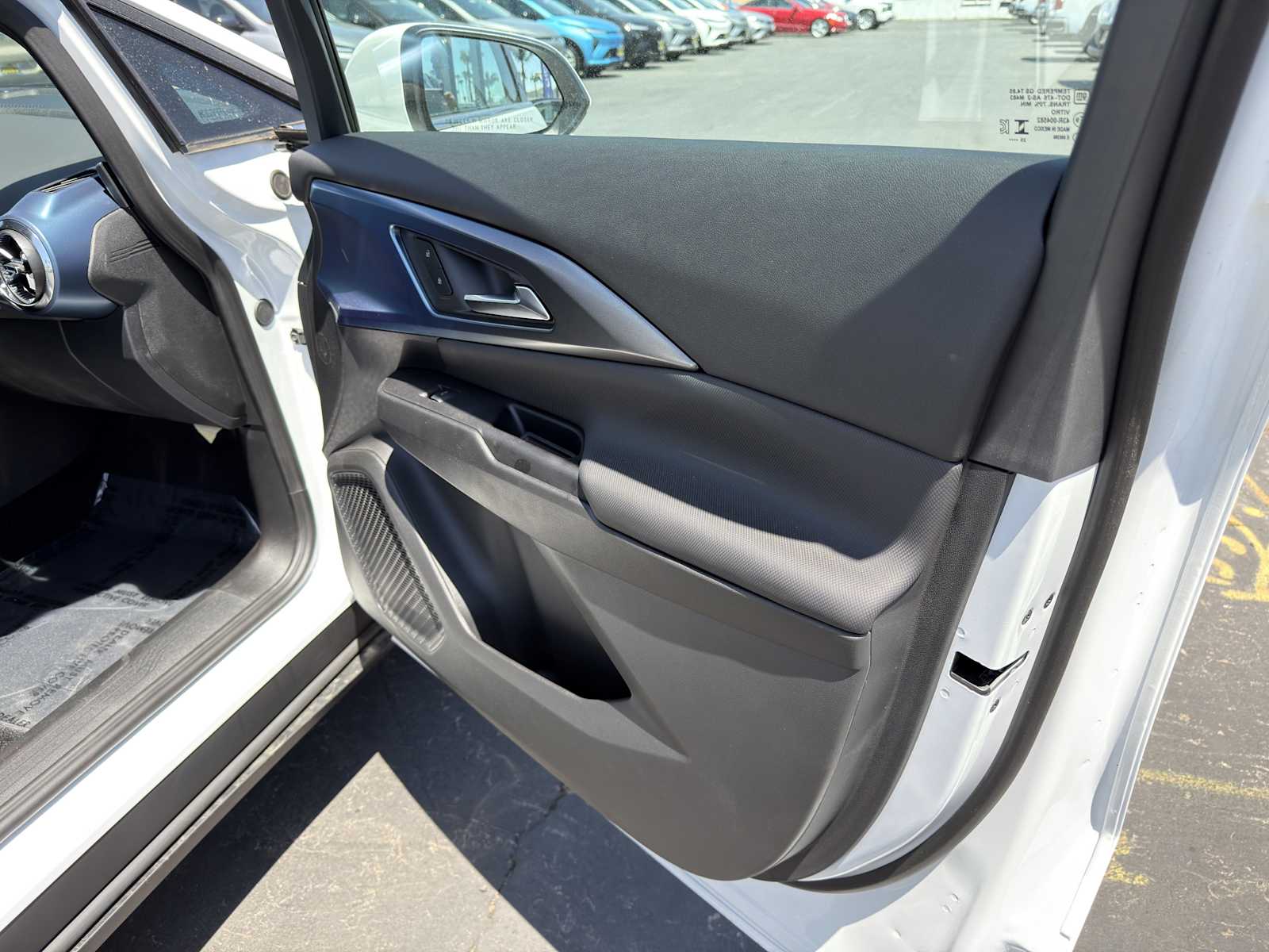 2026 Chevrolet Equinox EV 2LT - Photo 11